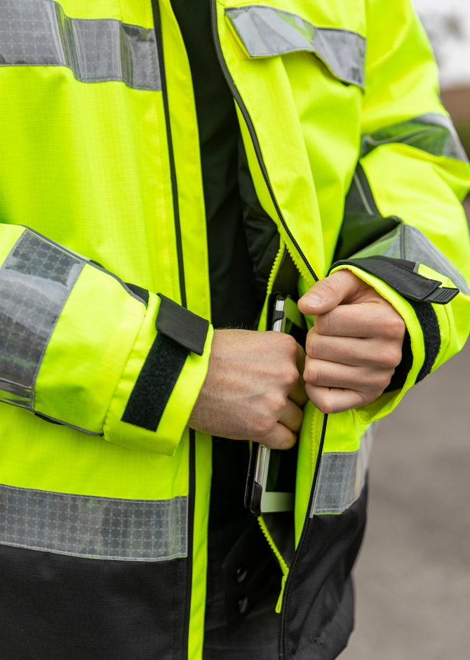 ORALITE® GP440 Brilliance™ Metalized Prismatic Trim | Safety Decals