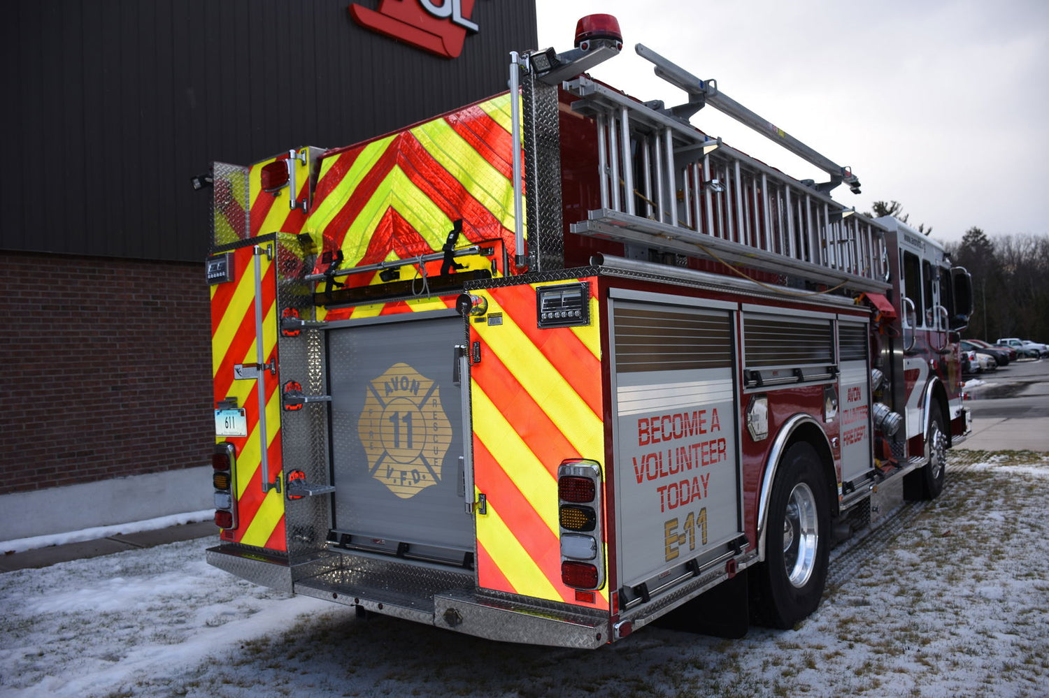 ORALITE® V98 Pre-Striped Chevron - Right Hand | Safety Decals